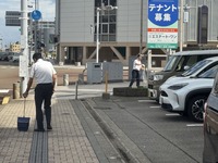 3店舗合同で地域清掃活動を行いました